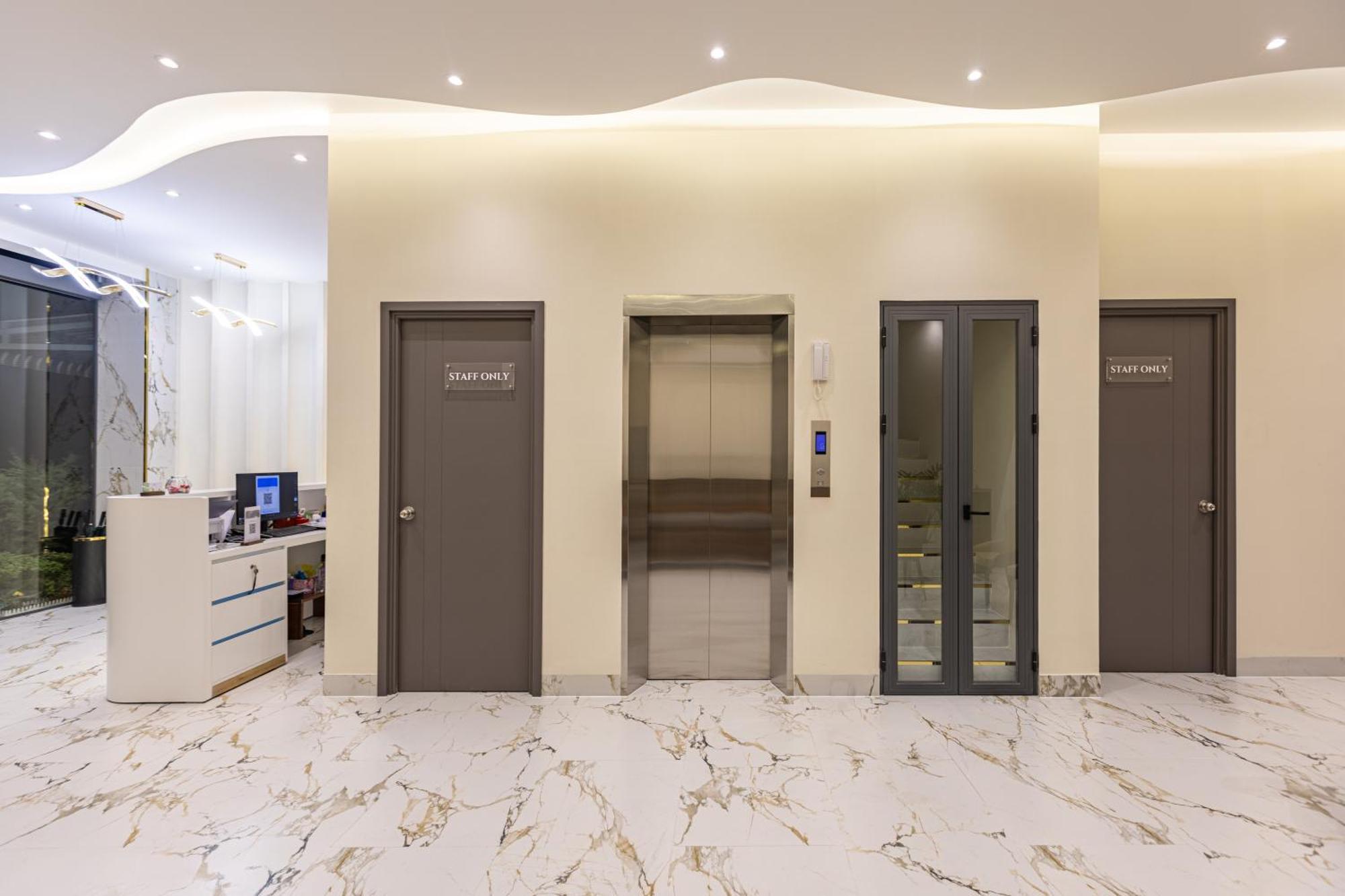 V'Luna Hotel - Managed By Thm Can Tho Buitenkant foto