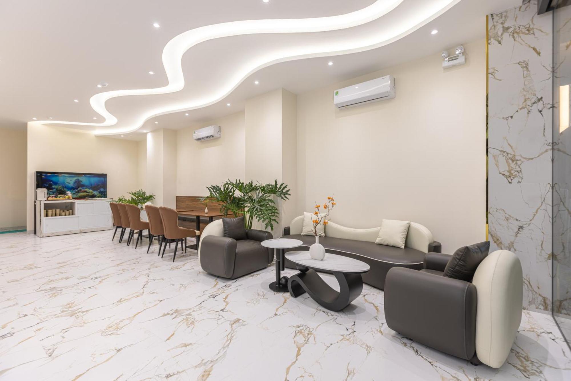 V'Luna Hotel - Managed By Thm Can Tho Buitenkant foto